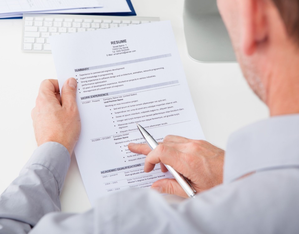 Analiza unui CV_poza și adresa de e-mail