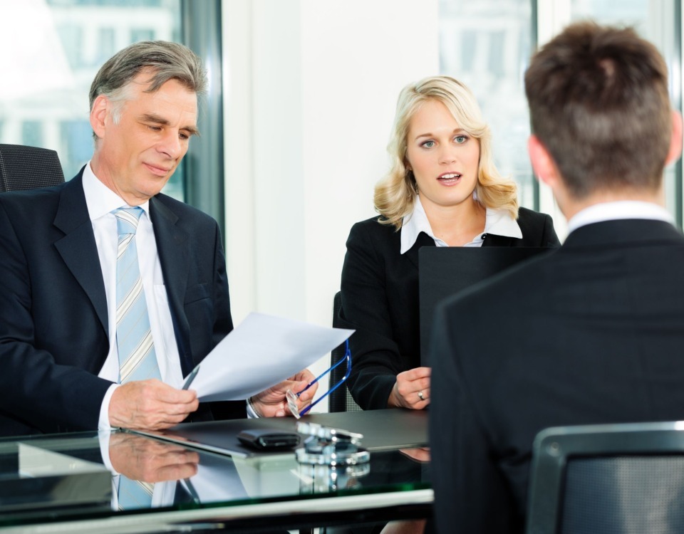 5 reguli pe care trebuie să le urmezi pentru a fi remarcat de headhunteri