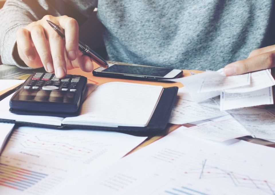 Ce trebuie să știi despre taxa de solidaritate și trecerea CAS și CASS de la angajator la angajat