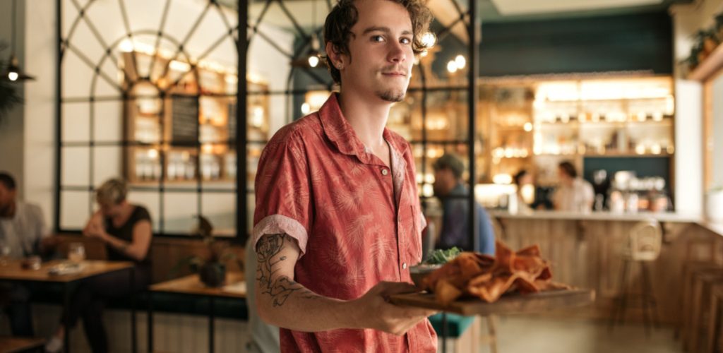 Ce salariu poate castiga un ospatar